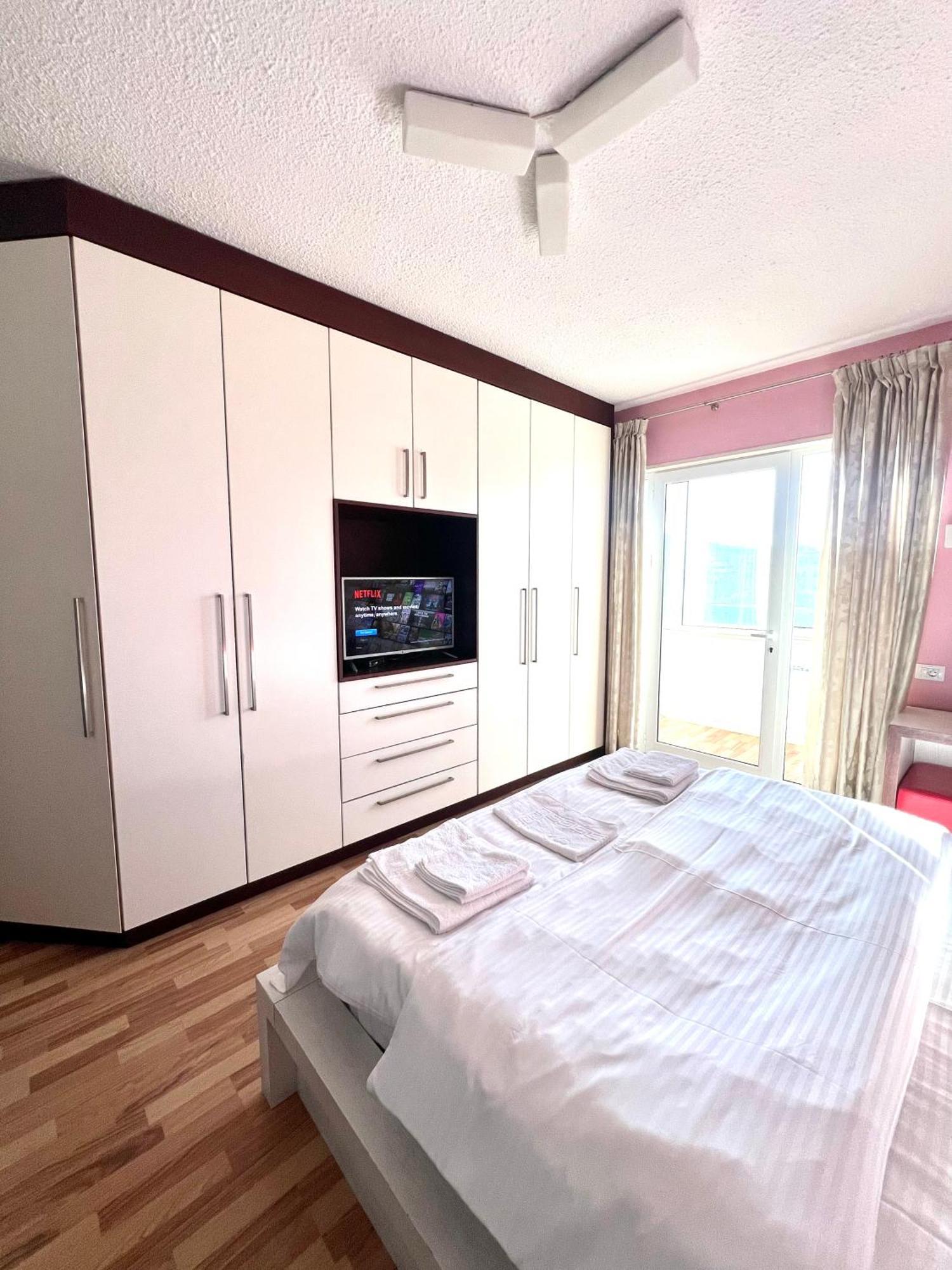 Rolling Apartment Tirana - Near Blloku Экстерьер фото